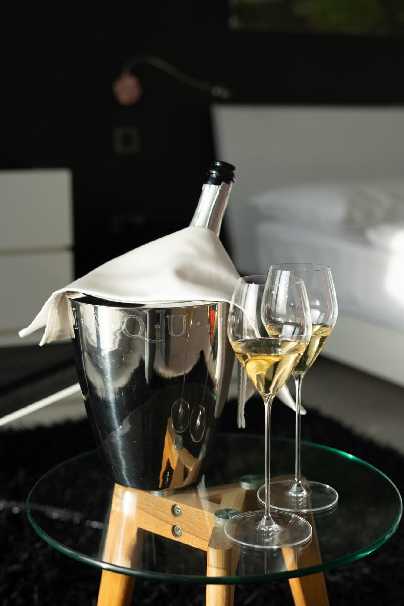 House Iaquin Hotel Доброво Екстериор снимка