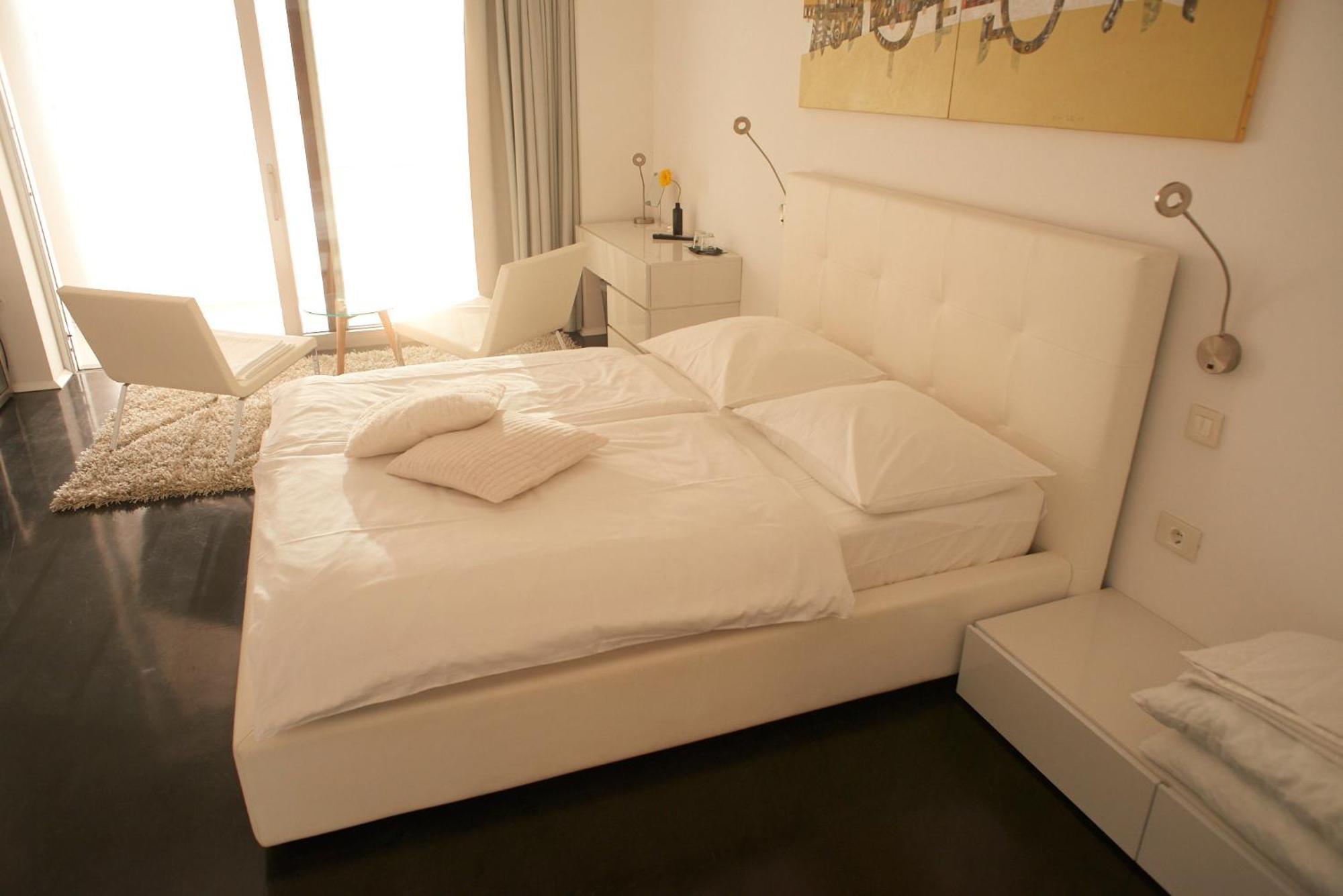 House Iaquin Hotel Доброво Екстериор снимка