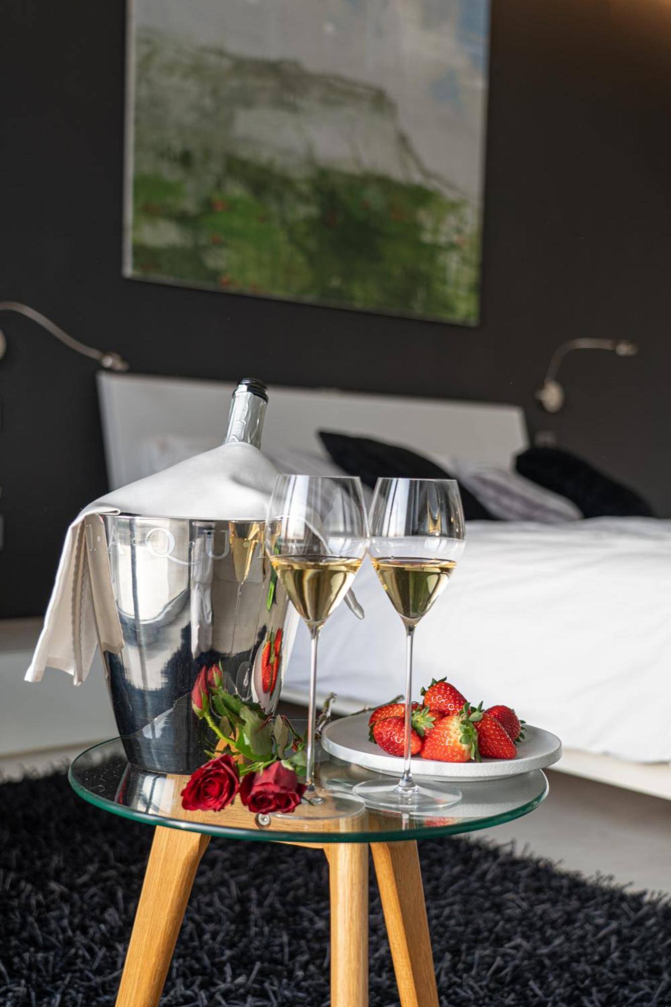House Iaquin Hotel Доброво Екстериор снимка