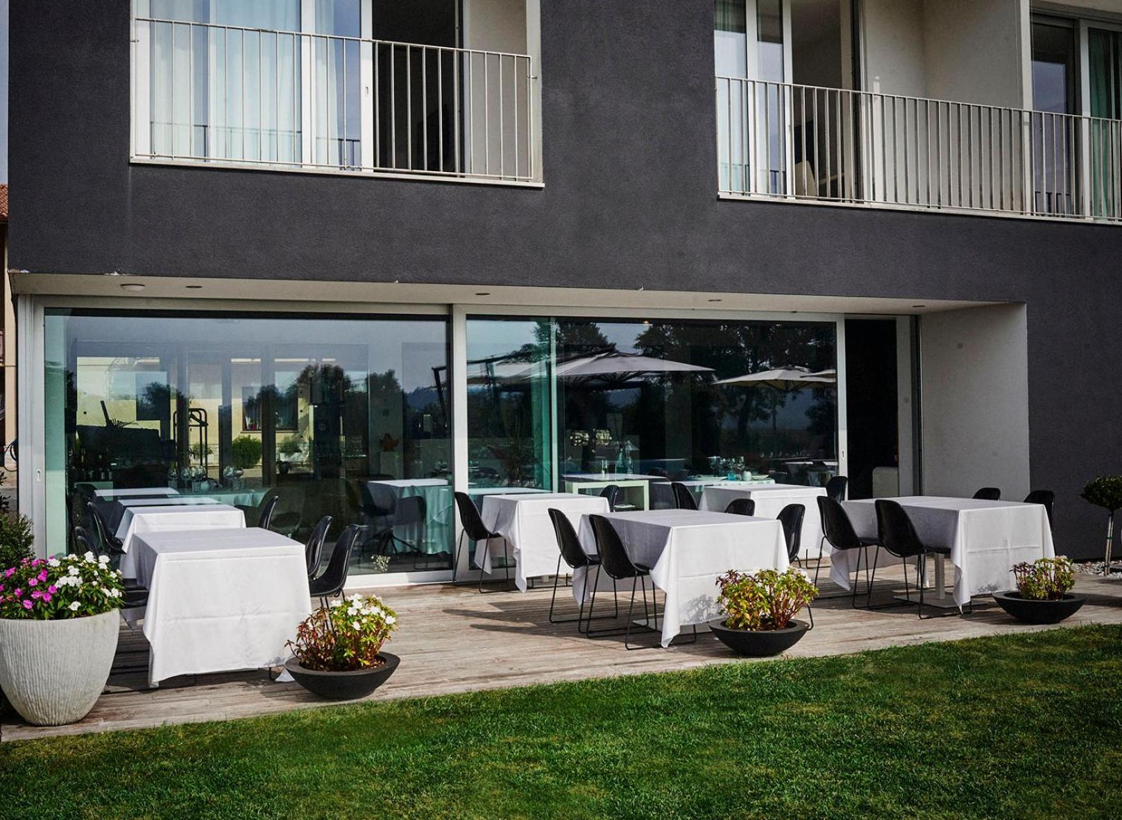 House Iaquin Hotel Доброво Екстериор снимка
