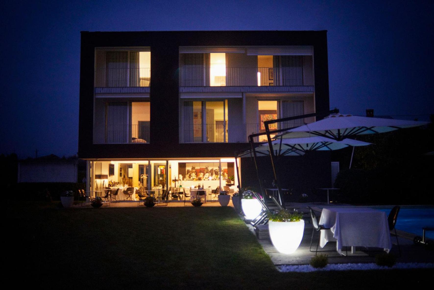 House Iaquin Hotel Доброво Екстериор снимка