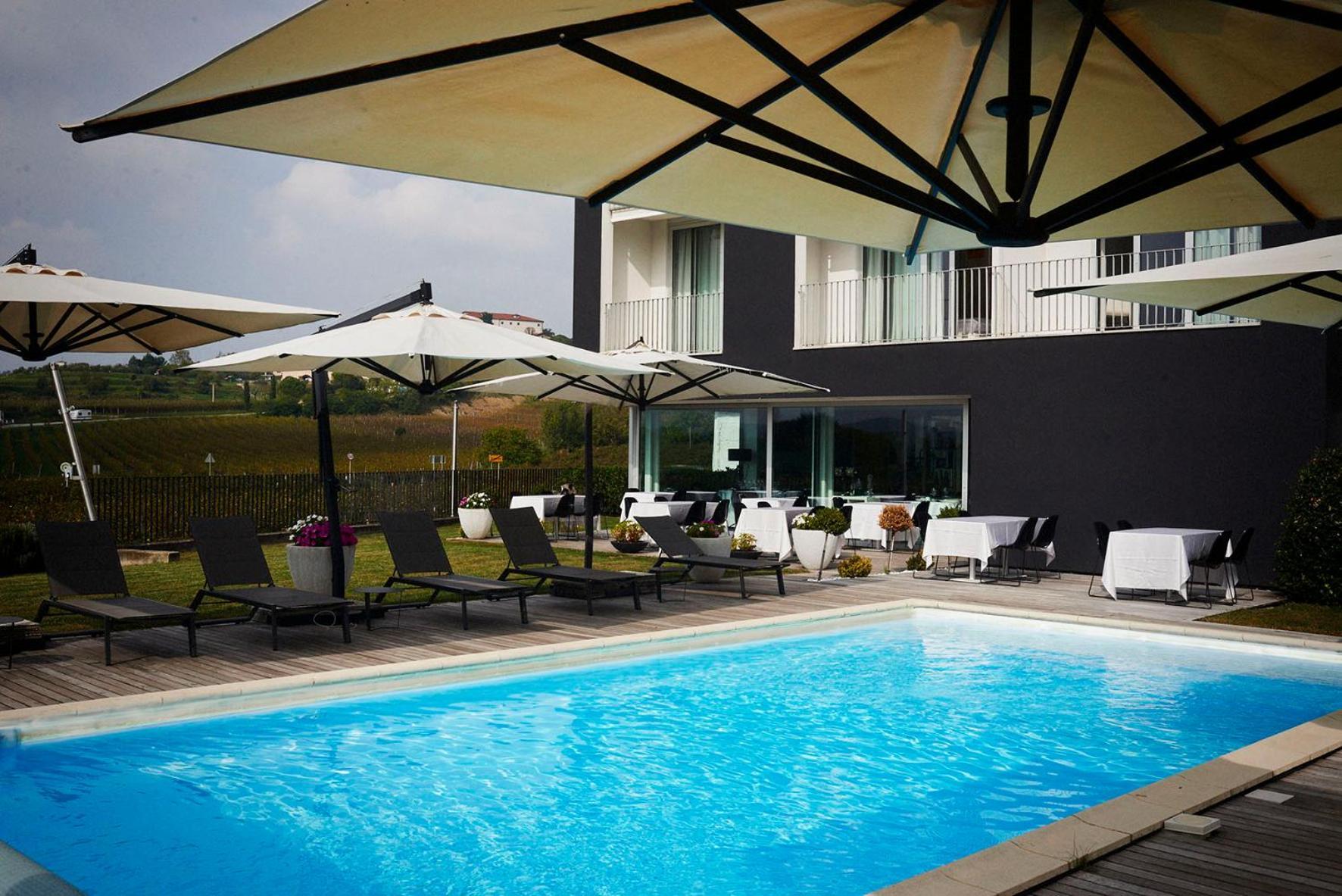 House Iaquin Hotel Доброво Екстериор снимка